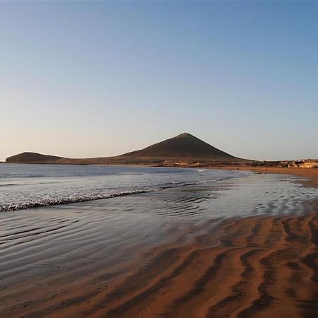 New 140M2 Loft-Style Flat At Town Heart, 3 Beaches Close Casa Leon El Medano  Exterior photo